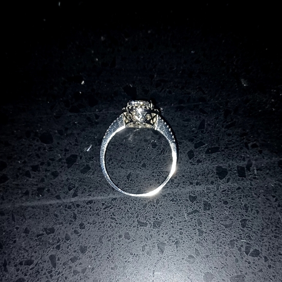 NWT Gioielli Solid Sterling Silver Engagement ring With Oval Shape Diamond - Picture 8 of 9